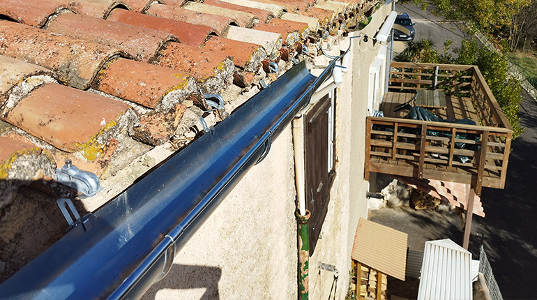 pose-de-gouttieres-toiture-minervoise-beziers-narbonne-caroux